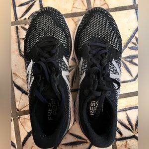 New Balance sneaker, fresh foam, women’s size 8